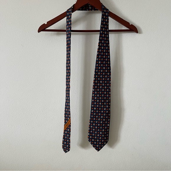 VALENTINO Italian Silk Tie - Picture 5 of 7